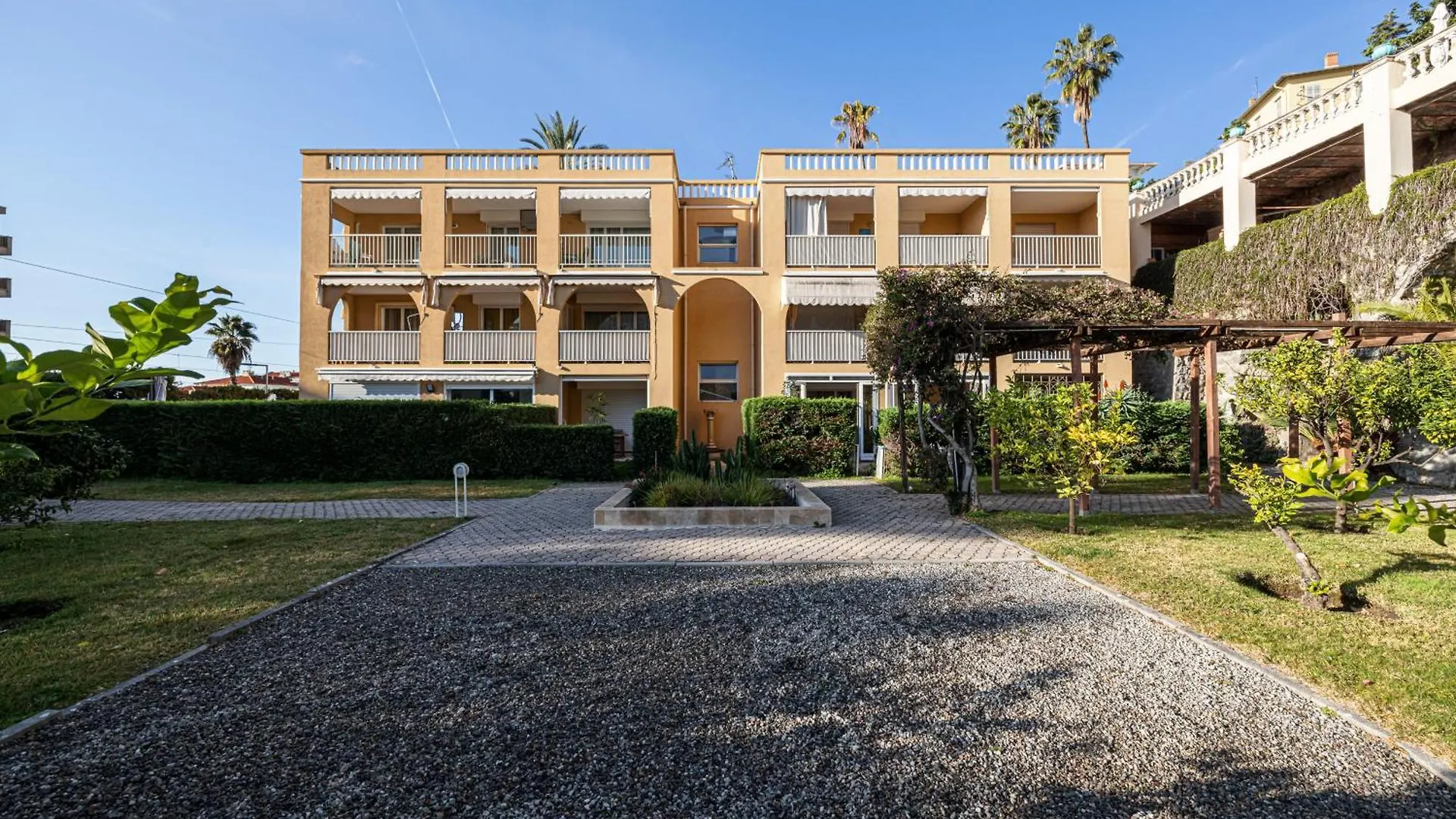 Apartment St Laurent - Appartement Au Calme Avec Terrasse & Parking Menton France