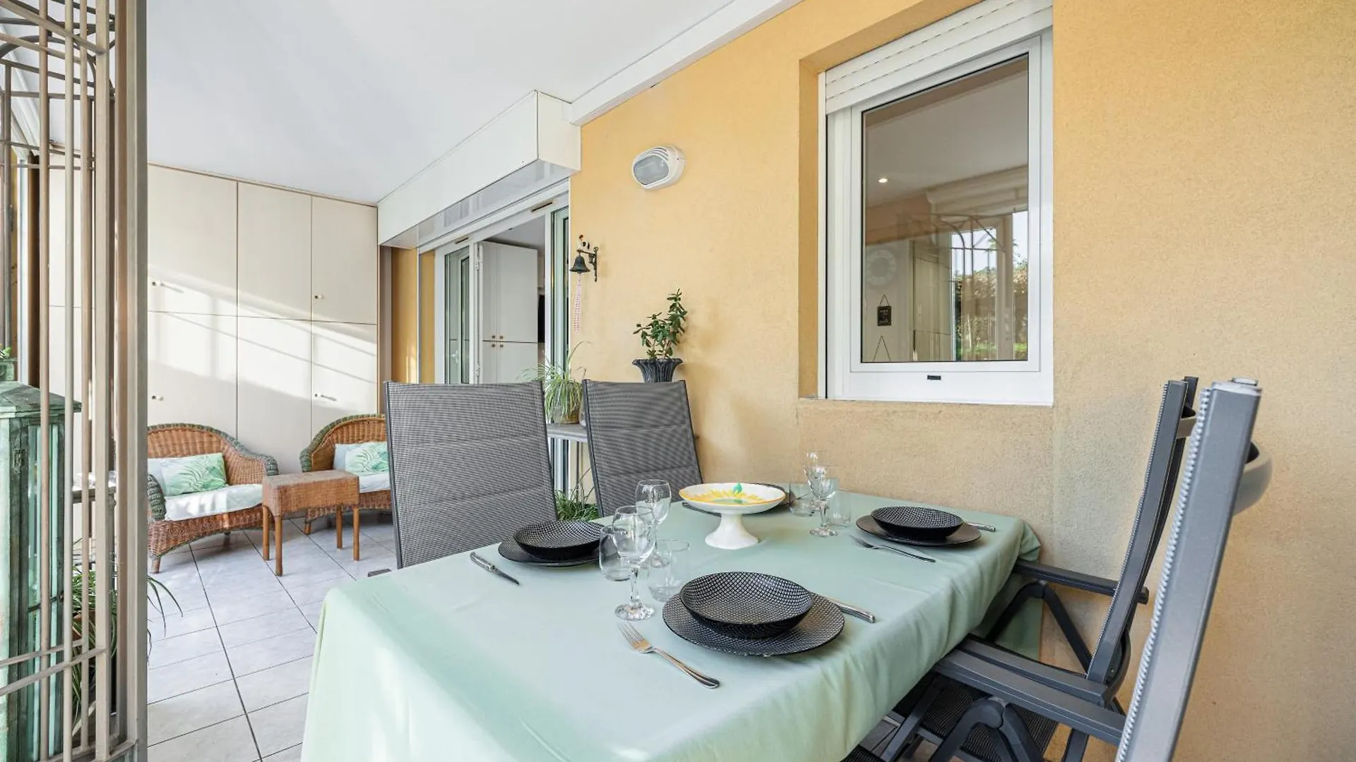 Apartment St Laurent - Appartement Au Calme Avec Terrasse & Parking Menton